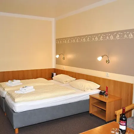 Gaestehaus & Stoertebeker Camp شقة فندقية *